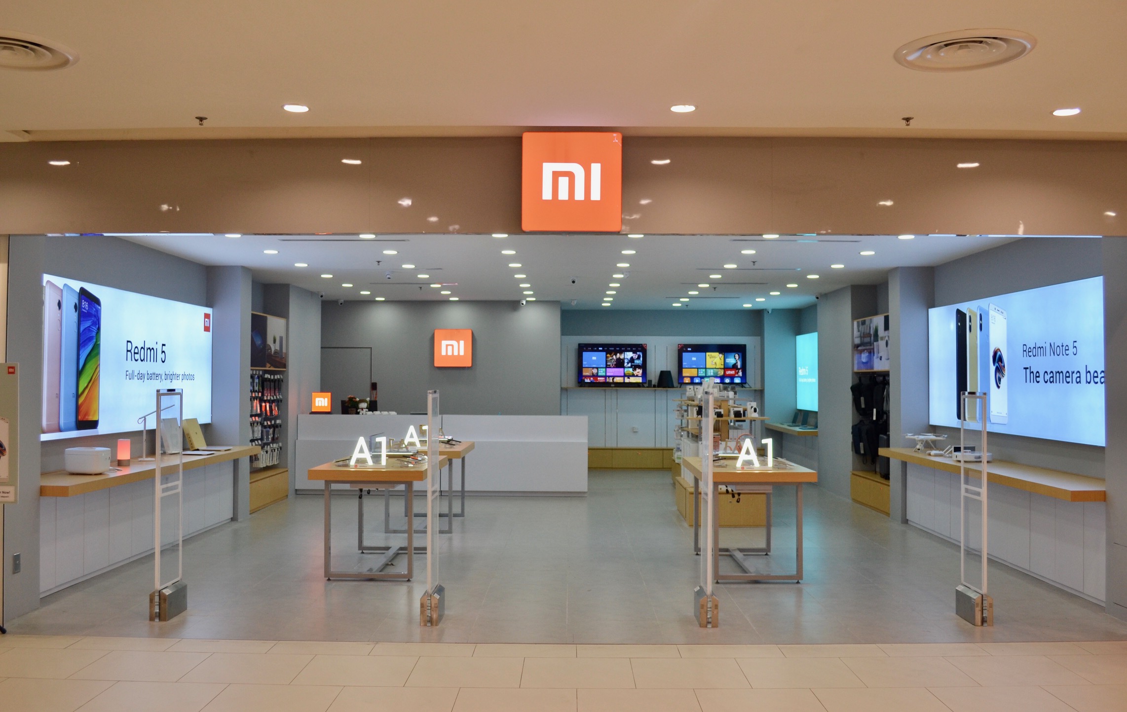 Xiaomi выпустит смартфон с рекордно тонкими рамками